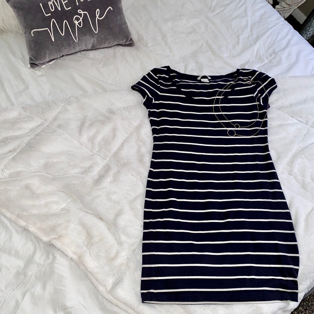 🟣 H&M Blue Striped T-Shirt Dress 🟣